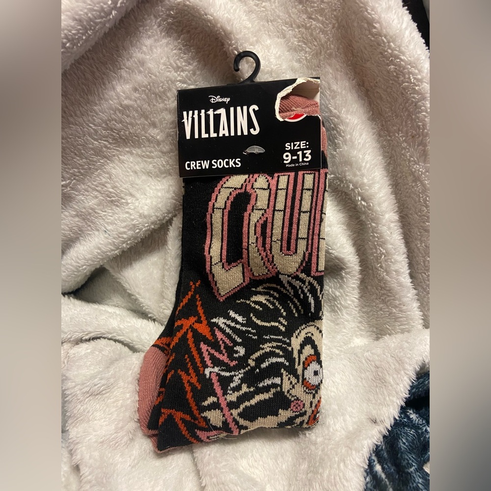 Disney Villains Cruella Crew Socks - Black, Pink, and Orange